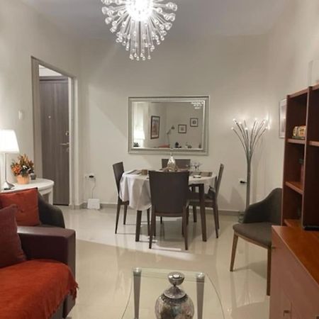 Crimson Suite: 1-Bedroom Apartment In Thessaloniki Exterior foto